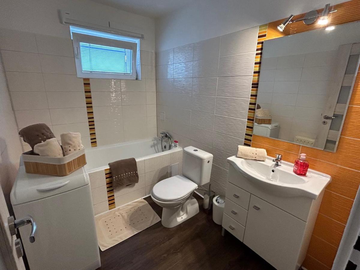Apartmán s bazénom, Banská Bystrica Exterior foto